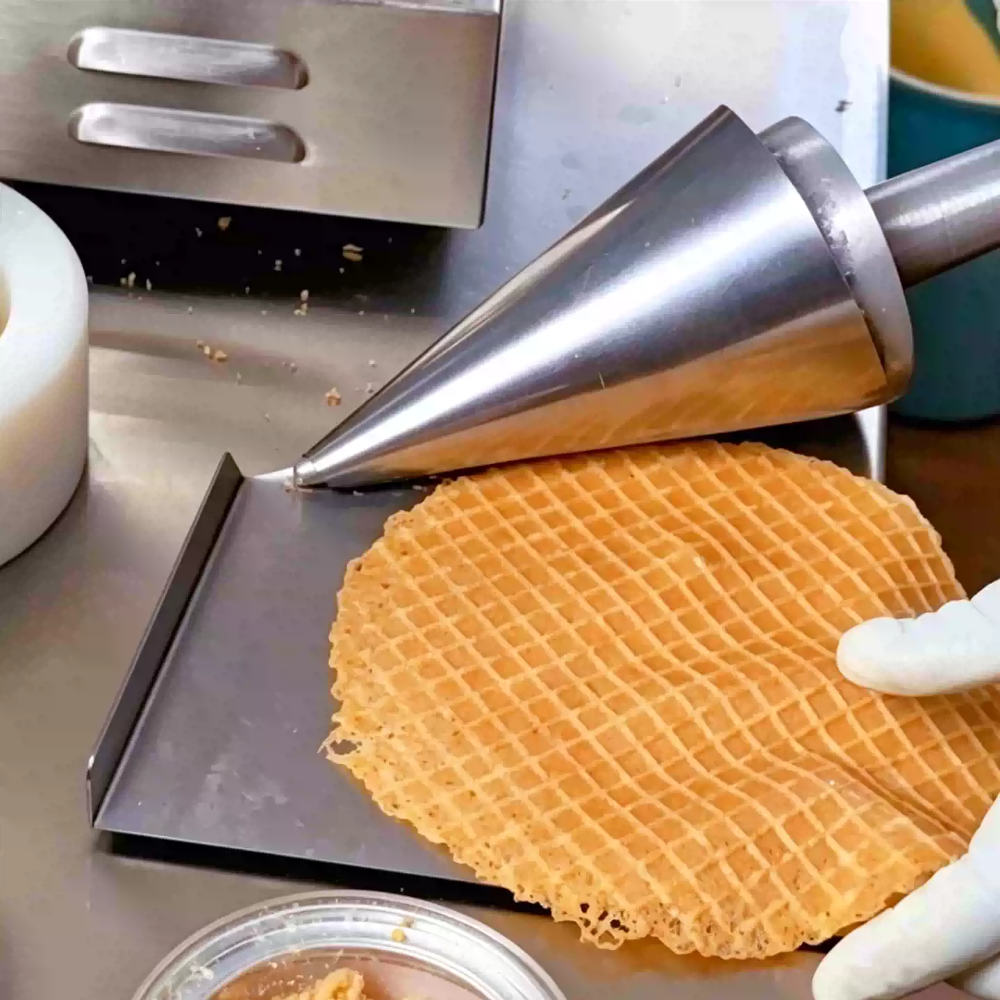 Machine manuelle à cornets de  - Waffle Cone Maker avis et prix